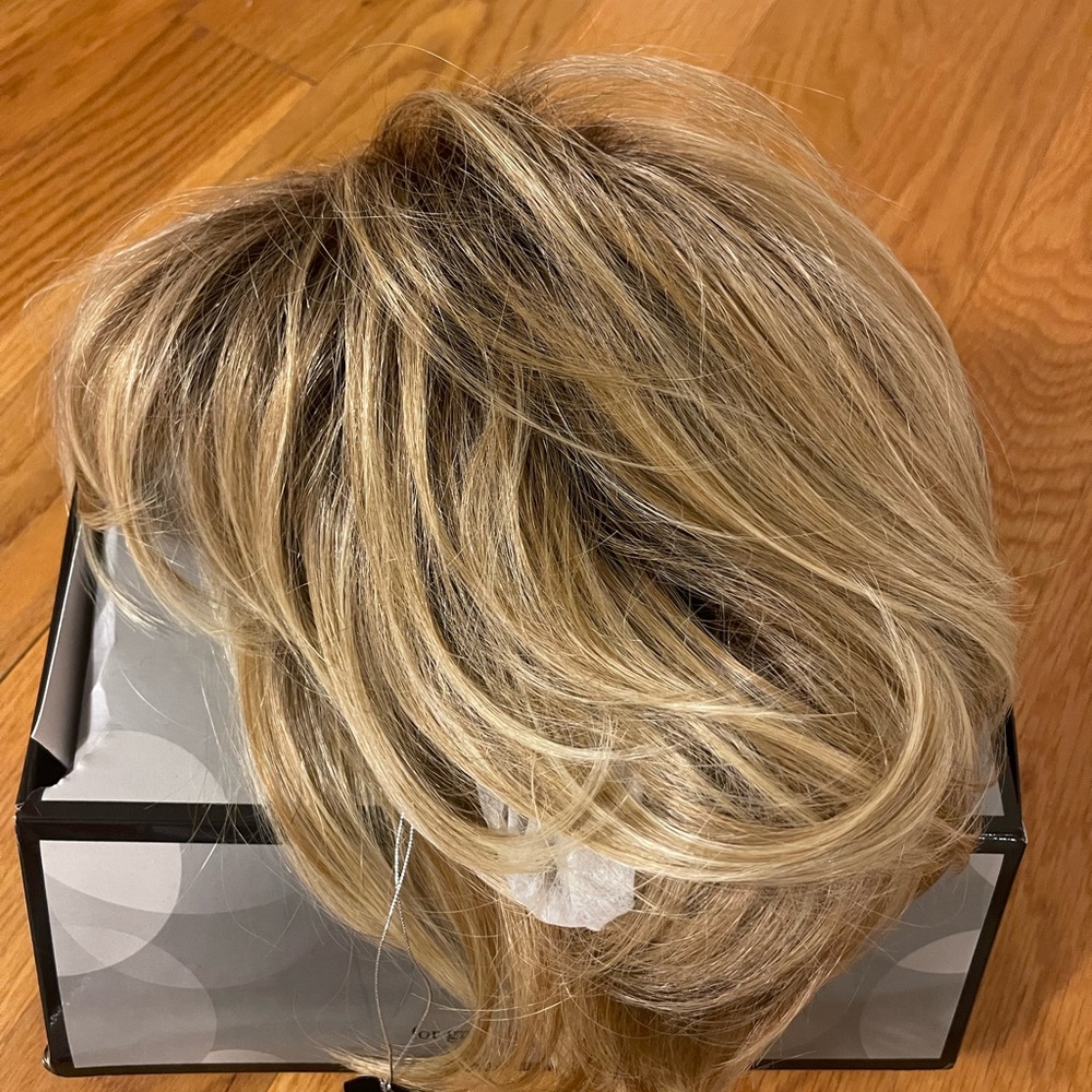 Elegant Rooted Golden Wheat Hair Wig for Women- Graceful Bob Wig